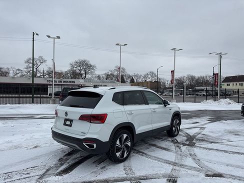 Used 2023 Volkswagen Taos SE image 5