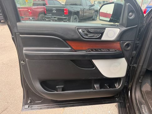 Used 2021 Lincoln Navigator L Reserve AWD/4WD image 30