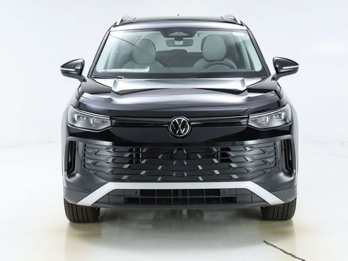 New 2026 Volkswagen Tiguan SE AWD/4WD image 16