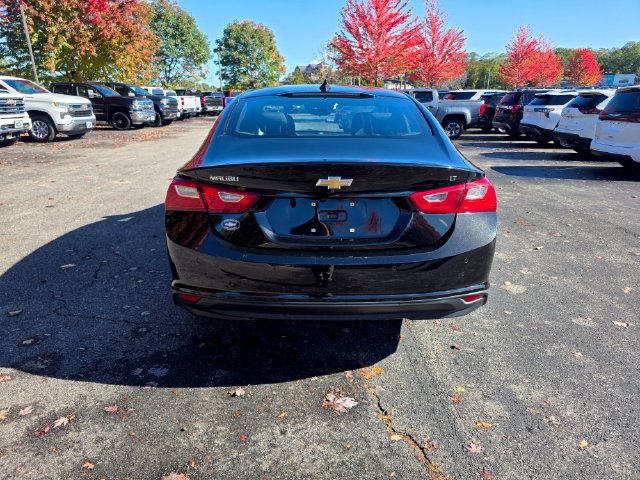 Used 2025 Chevrolet Malibu LT FWD image 3