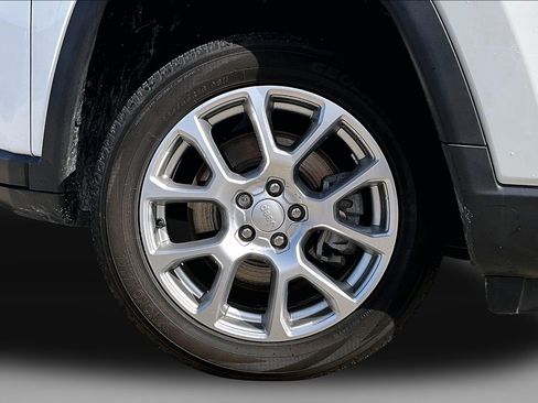 Used 2023 Jeep Compass Latitude AWD/4WD image 9