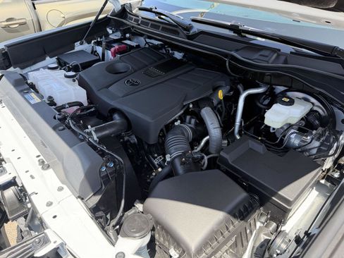 Used 2025 Toyota Tundra Limited w/ TRD Off-Road Package image 47