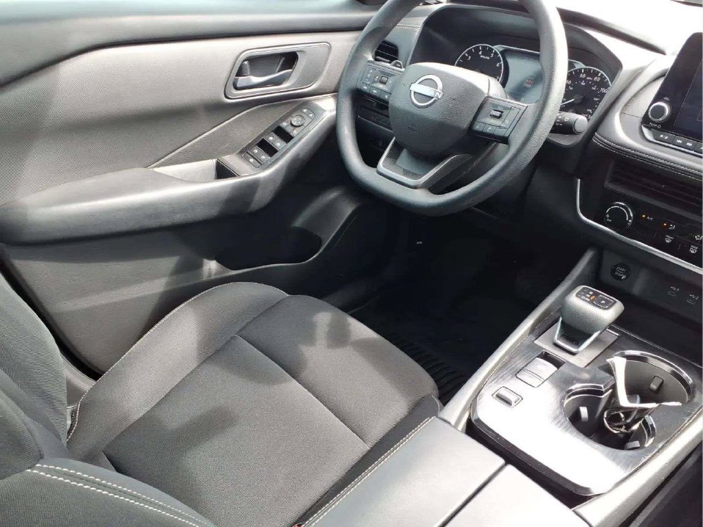 Used 2025 Nissan Rogue S FWD image 19