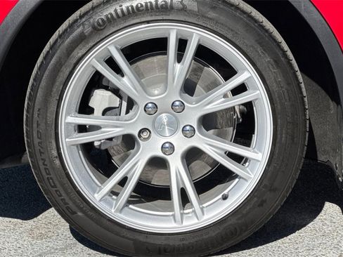 Used 2022 Tesla Model Y Long Range image 25