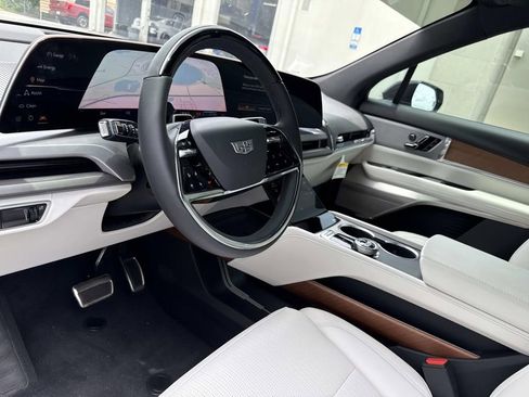 New 2026 Cadillac Vistiq Sport image 33