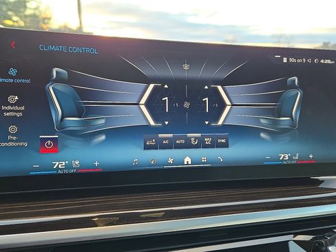 Used 2024 BMW X7 M60i w/ Executive Package image 17