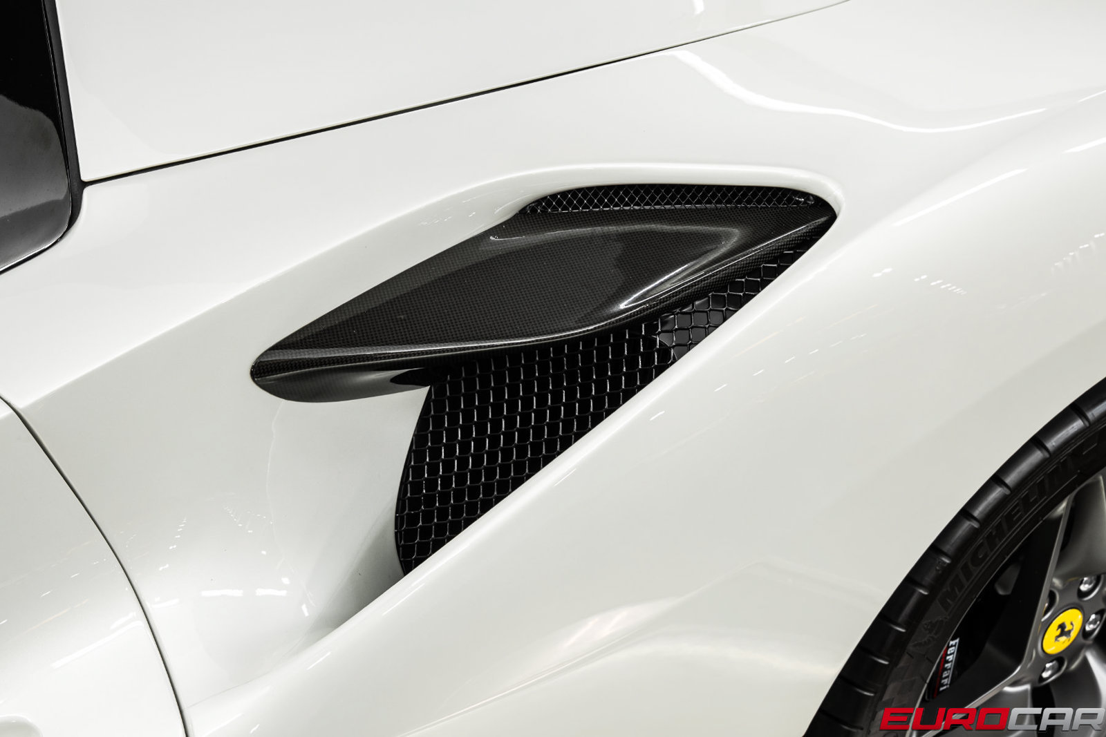 Used 2023 Ferrari F8 Tributo RWD image 18
