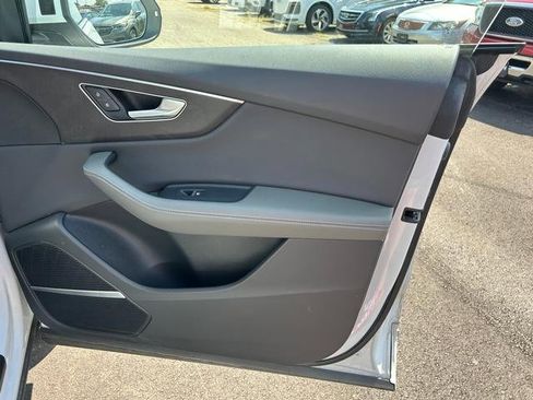 Used 2023 Audi Q8 Premium Plus w/ Premium Plus Package image 24