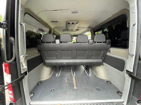 Used 2016 Mercedes-Benz Sprinter 2500 image 17