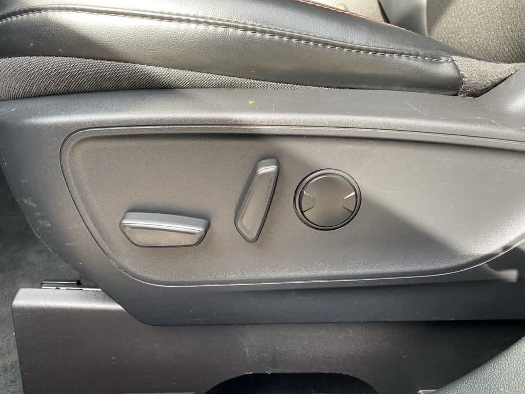 Used 2025 Ford Escape ST-Line Select AWD/4WD image 14