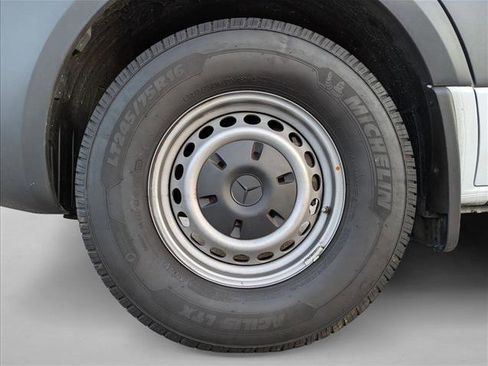 Used 2024 Mercedes-Benz Sprinter 2500 image 14