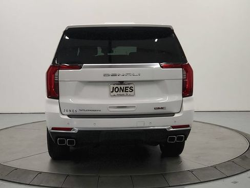 Used 2025 GMC Yukon Denali RWD image 7