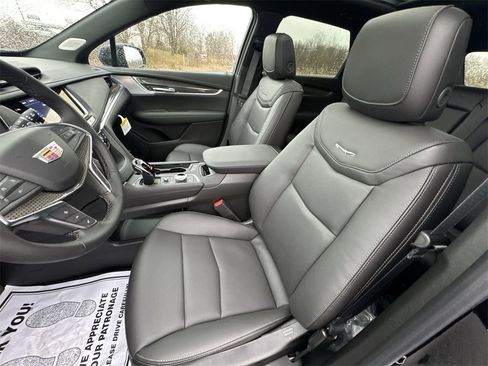 New 2026 Cadillac XT5 Sportv w/ LPO, Onyx Lite Package image 11