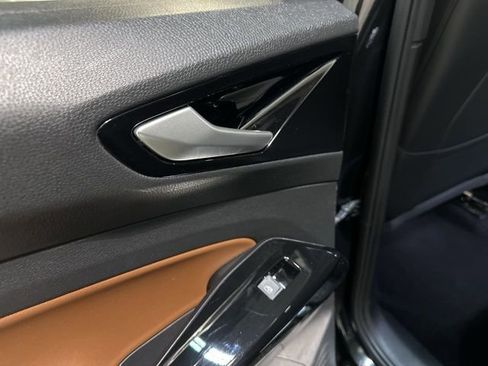 Certified 2021 Volkswagen ID.4 Pro S w/ Gradient Package image 29