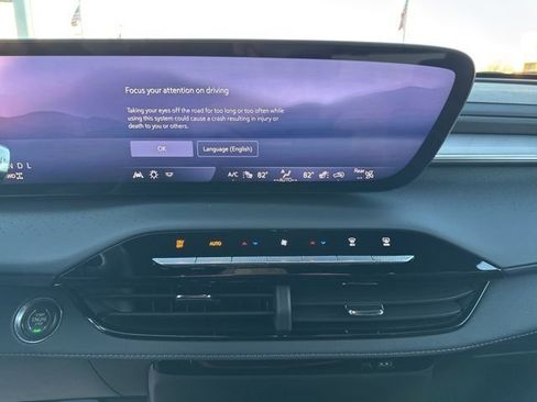 Used 2025 Buick Enclave Avenir w/ Super Cruise Package image 14