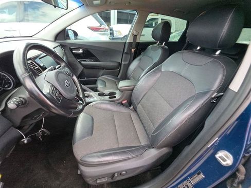 Used 2017 Kia Niro EX FWD image 13