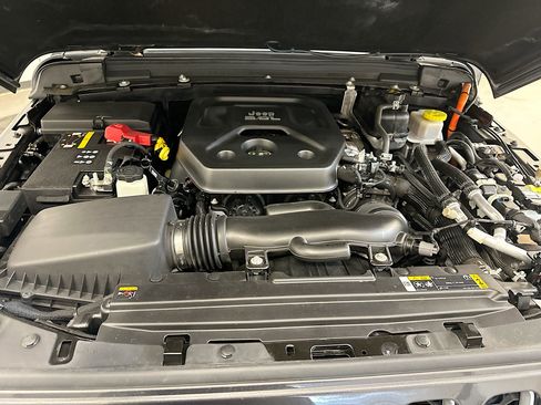 Used 2023 Jeep Wrangler Sahara image 34