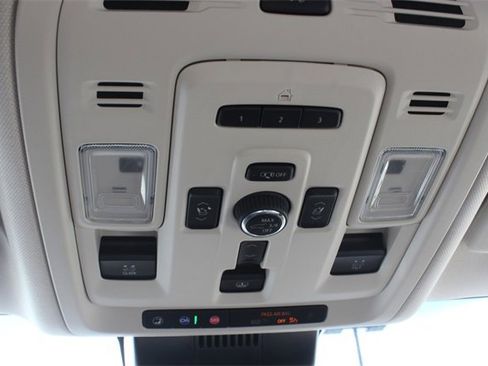 Used 2024 GMC Yukon XL Denali w/ Denali Reserve Package image 38