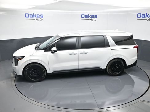 Certified 2025 Kia Carnival image 50
