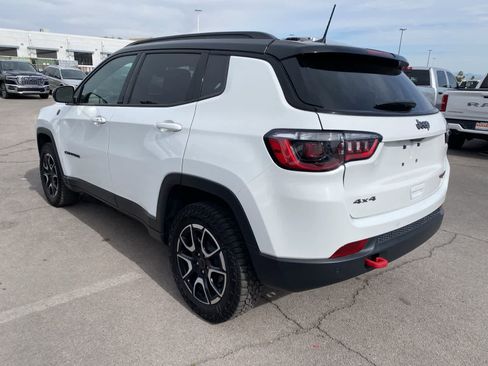 Used 2025 Jeep Compass Trailhawk image 8