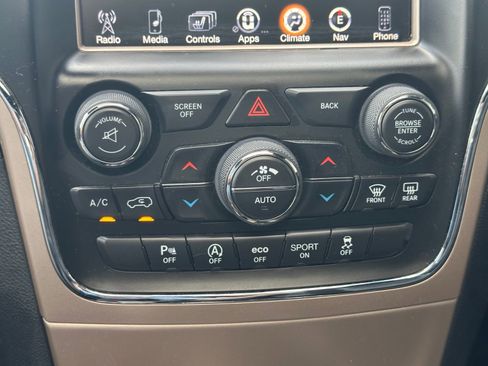 Used 2017 Jeep Grand Cherokee Limited AWD/4WD image 29