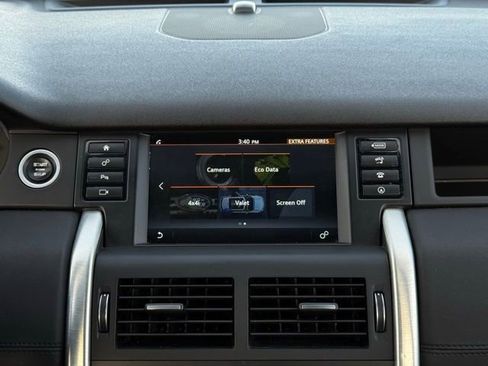Used 2018 Land Rover Discovery Sport SE image 22