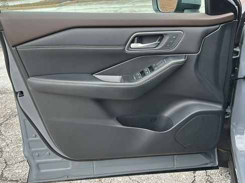 Certified 2021 Nissan Rogue SL w/ Premium Package image 14