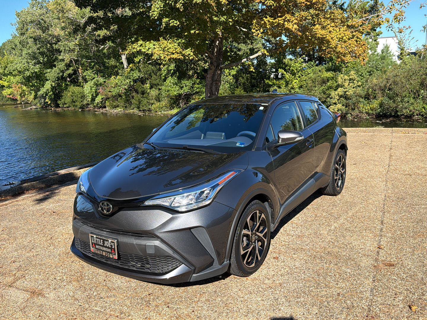 Used 2020 Toyota C-HR XLE FWD image 9