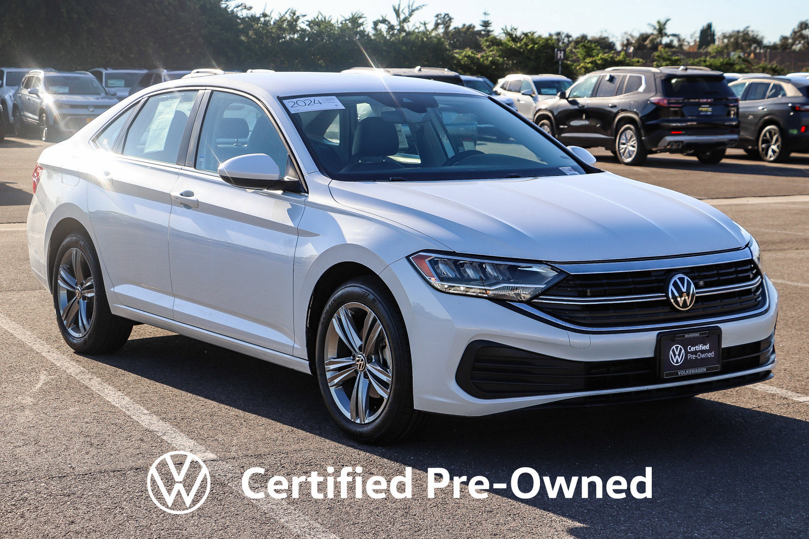 Used 2024 Volkswagen Jetta SE FWD image 4