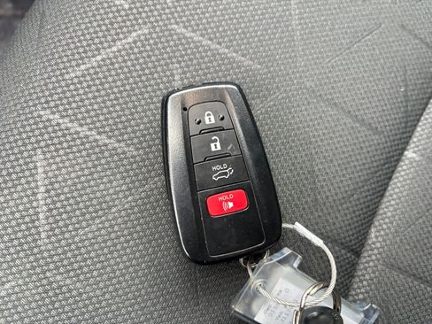 Used 2025 Toyota RAV4 XLE image 22