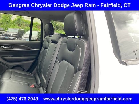 Used 2023 Jeep Grand Cherokee Limited w/ Trailer Tow Prep Group (B) AWD/4WD image 26