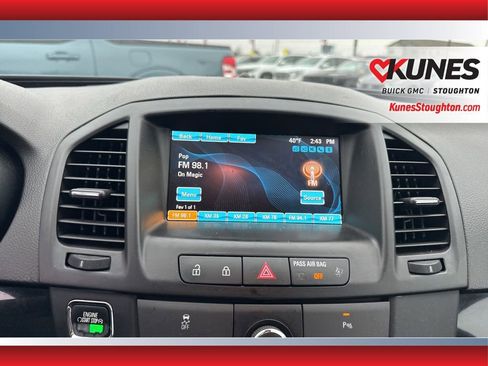 Used 2013 Buick Regal Premium image 25