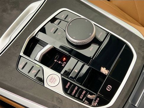 Used 2024 BMW X5 sDrive40i w/ M Sport Package image 15