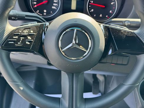 Used 2025 Mercedes-Benz Sprinter 2500 image 19