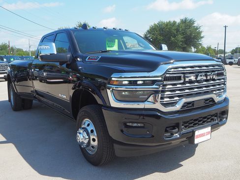 New 2025 RAM 3500 Longhorn image 4