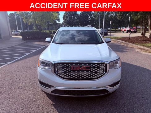 Used 2017 GMC Acadia Denali w/ Technology Package FWD image 2