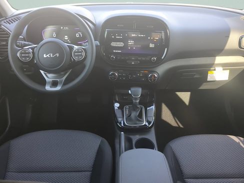 Used 2025 Kia Soul S FWD image 11