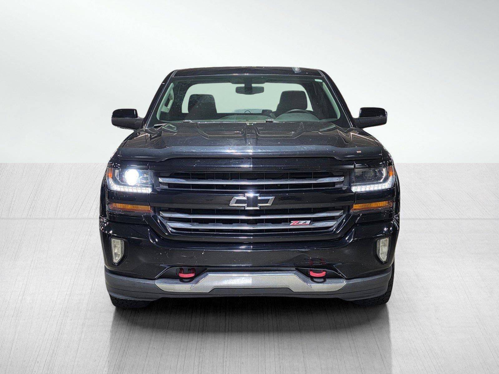 Used 2017 Chevrolet Silverado 1500 LT w/ Redline Edition AWD/4WD image 2
