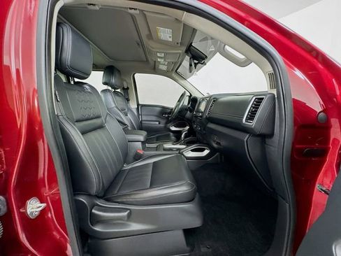 Used 2024 Nissan Frontier SL w/ Technology Package image 41