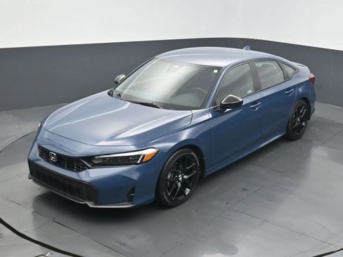 Certified 2025 Honda Civic Sport image 9