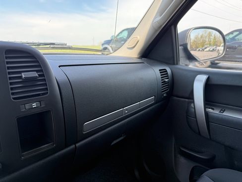 Used 2011 GMC Sierra 1500 SLE w/ Power Tech Package image 17