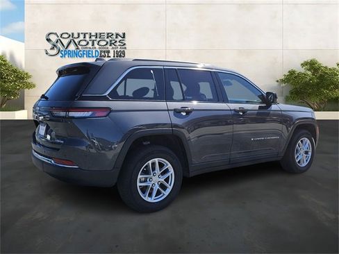 Used 2025 Jeep Grand Cherokee Laredo X image 5
