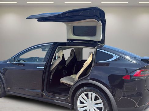 Used 2016 Tesla Model X 90D AWD/4WD image 41