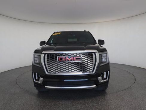 Used 2022 GMC Yukon XL Denali image 30