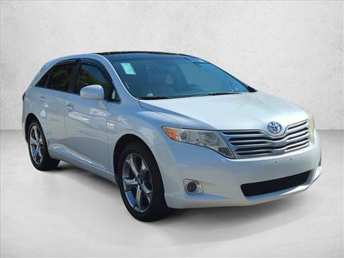 Used 2010 Toyota Venza FWD image 3