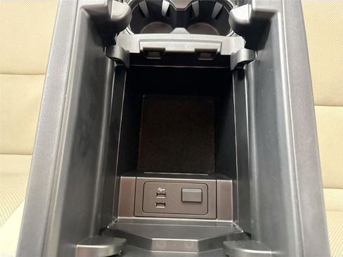 Certified 2022 MAZDA CX-9 Touring w/ Touring Premium Package image 37