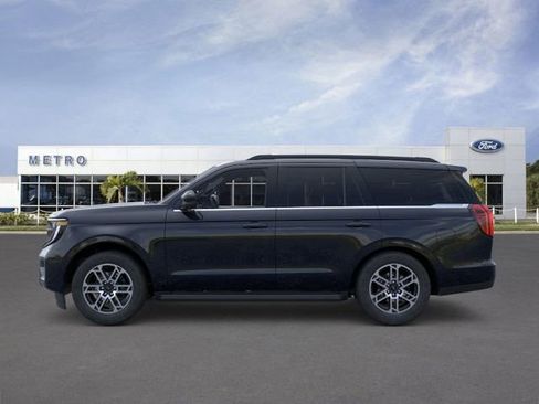 New 2026 Ford Expedition Active image 3