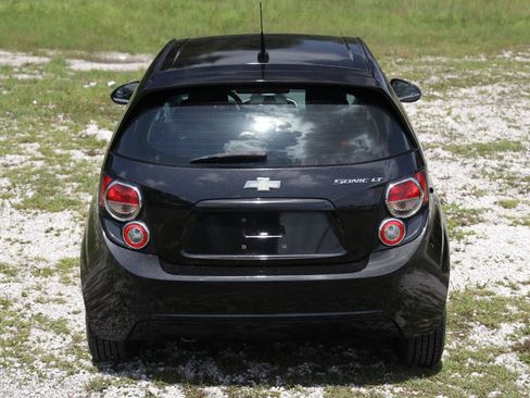 Used 2014 Chevrolet Sonic LT FWD image 9