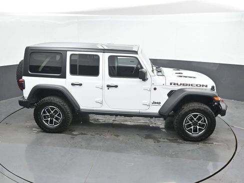 Used 2025 Jeep Wrangler Unlimited Rubicon AWD/4WD image 33
