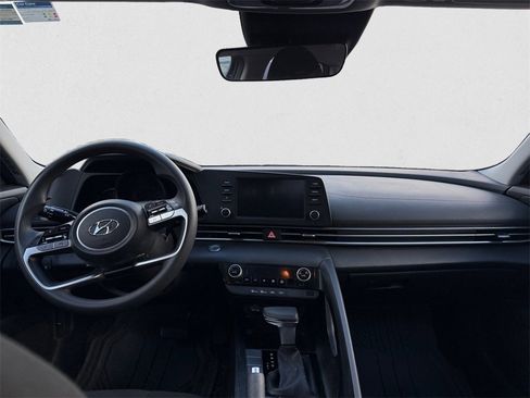 Used 2022 Hyundai Elantra SEL w/ Cargo Package image 9